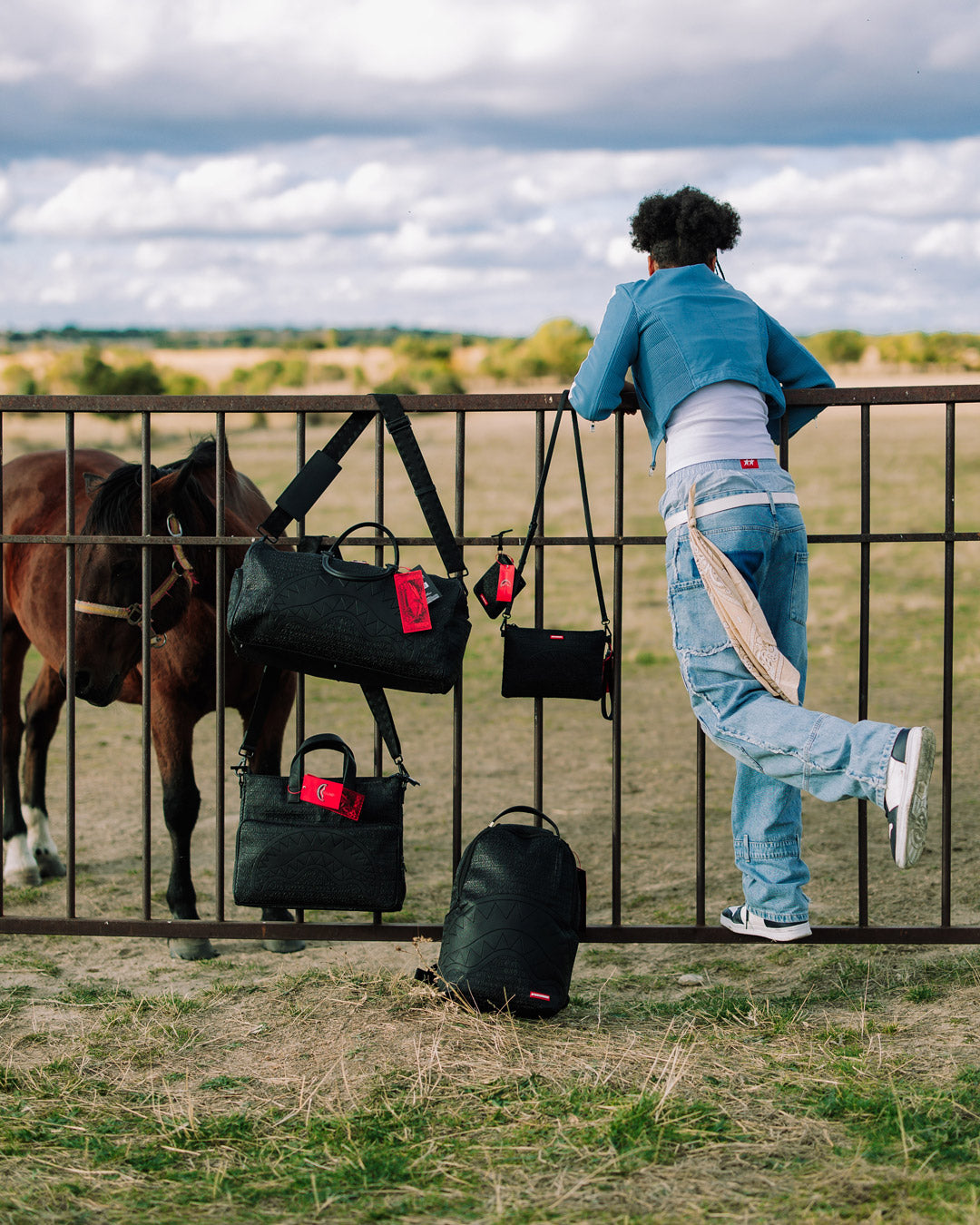 SPRAYGROUND® POUCHETTE VATO TYPE CROSSOVER CLUTCH