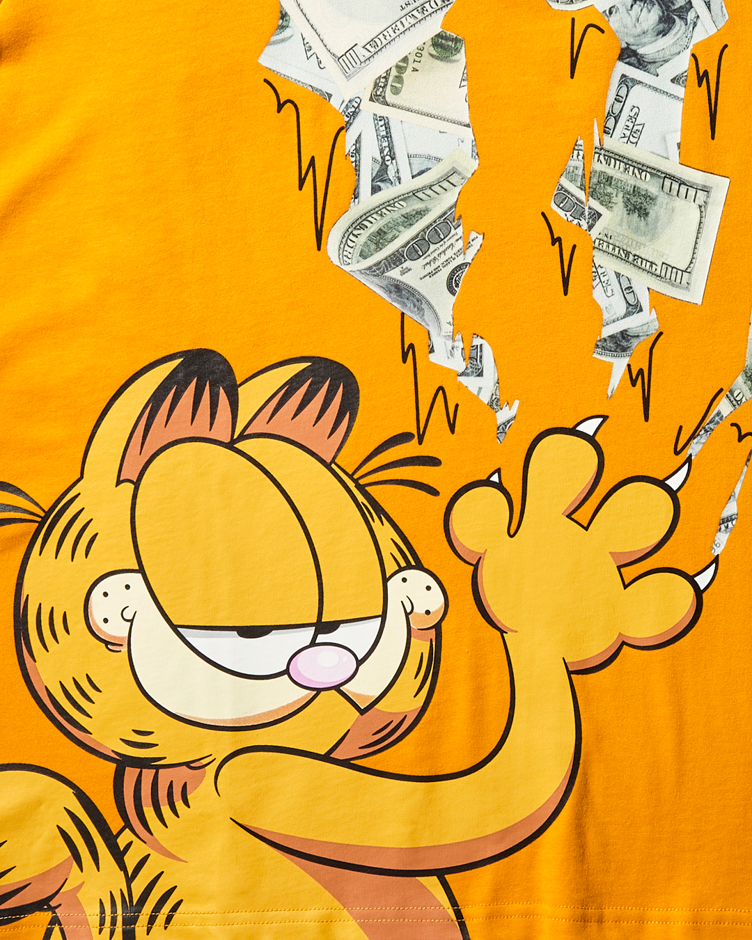 SPRAYGROUND® APPAREL GARFIELD CAT STRATCH GRAPHIC T-SHIRT (ORANGE)